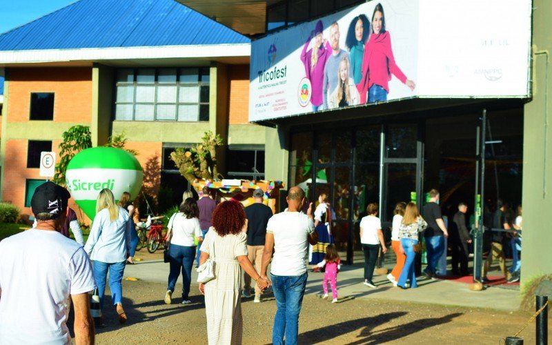 TRICOFEST: Mais de 10 mil pessoas visitam a feira no primeiro fim de semana