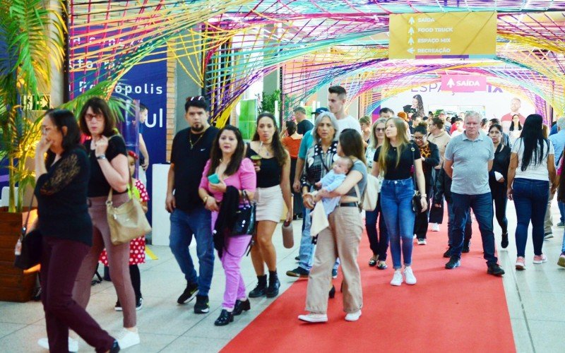 TRICOFEST: Mais de 10 mil pessoas visitam a feira no primeiro fim de semana