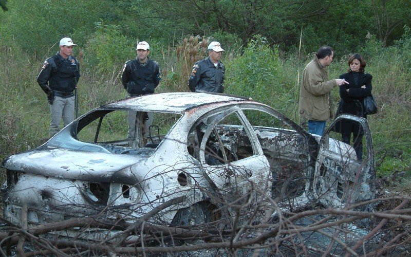 Corpo de Beatriz foi encontrado carbonizado no carro do marido