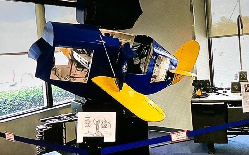 Segundo Associação VarigVive, simulador de voo Link Trainer, feito de madeira, foi atingido pela enchente | abc+