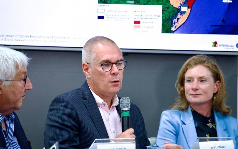 Lamoree na reunião com o governador. Ao lado dele a Consul geral dos Países Baixos, Wieneke Vullings. | abc+