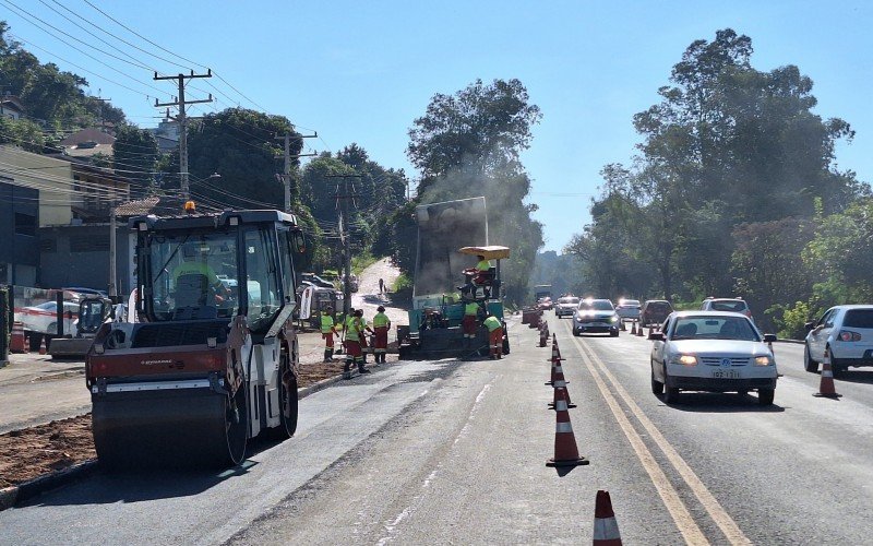 Pavimentação do terreno com asfalto quente foi concluído nesta semana