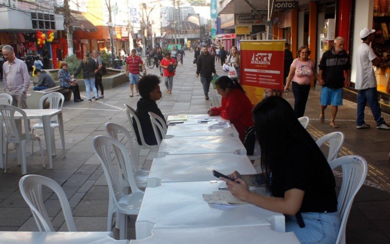 Feirão de Emprego, na manhã desta quarta-feira (12), atraiu poucos candidatos