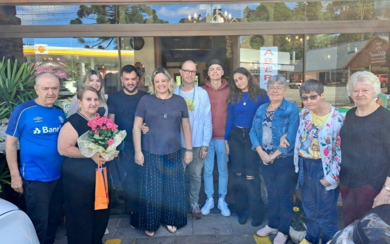 Roque e Elisa constituíram uma família ao longo dos anos, têm dois filhos e dois netos