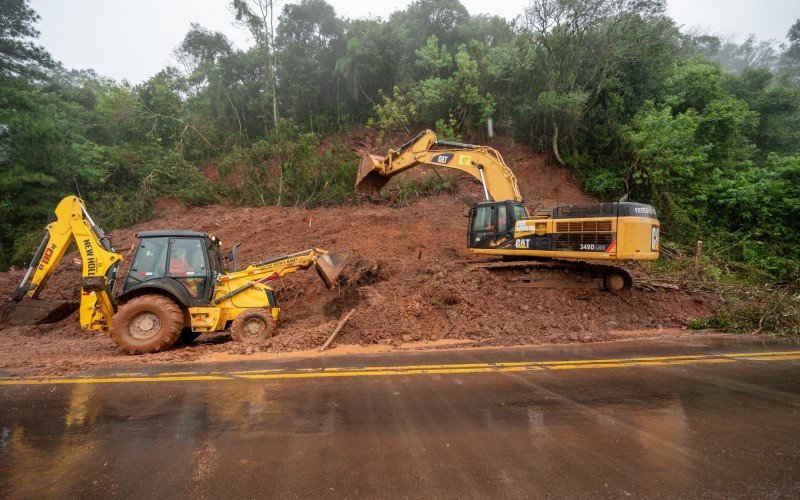 Reconstrução da BR-386