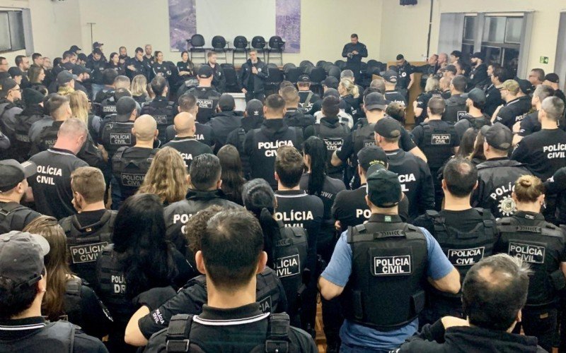 Foram reunidos quase 200 agentes, na manhã desta quinta-feira (13), para a execução dos mandados de busca, apreensão e prisão