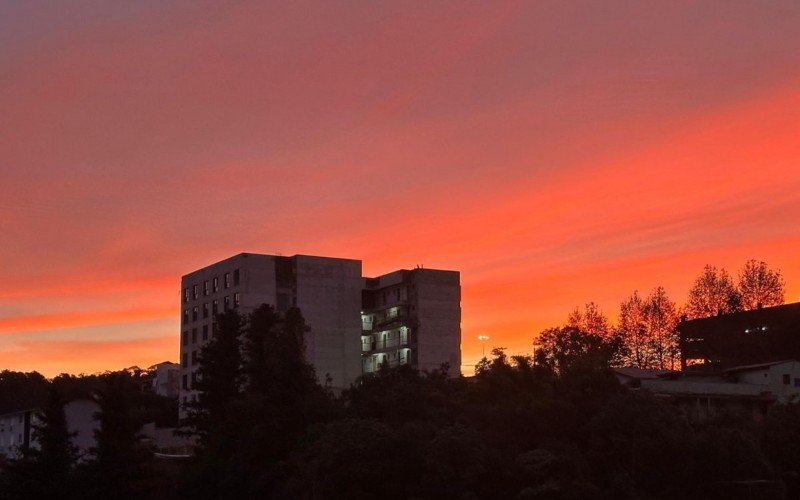 Amanhecer colorido nesta quinta-feira em Novo Hamburgo | abc+