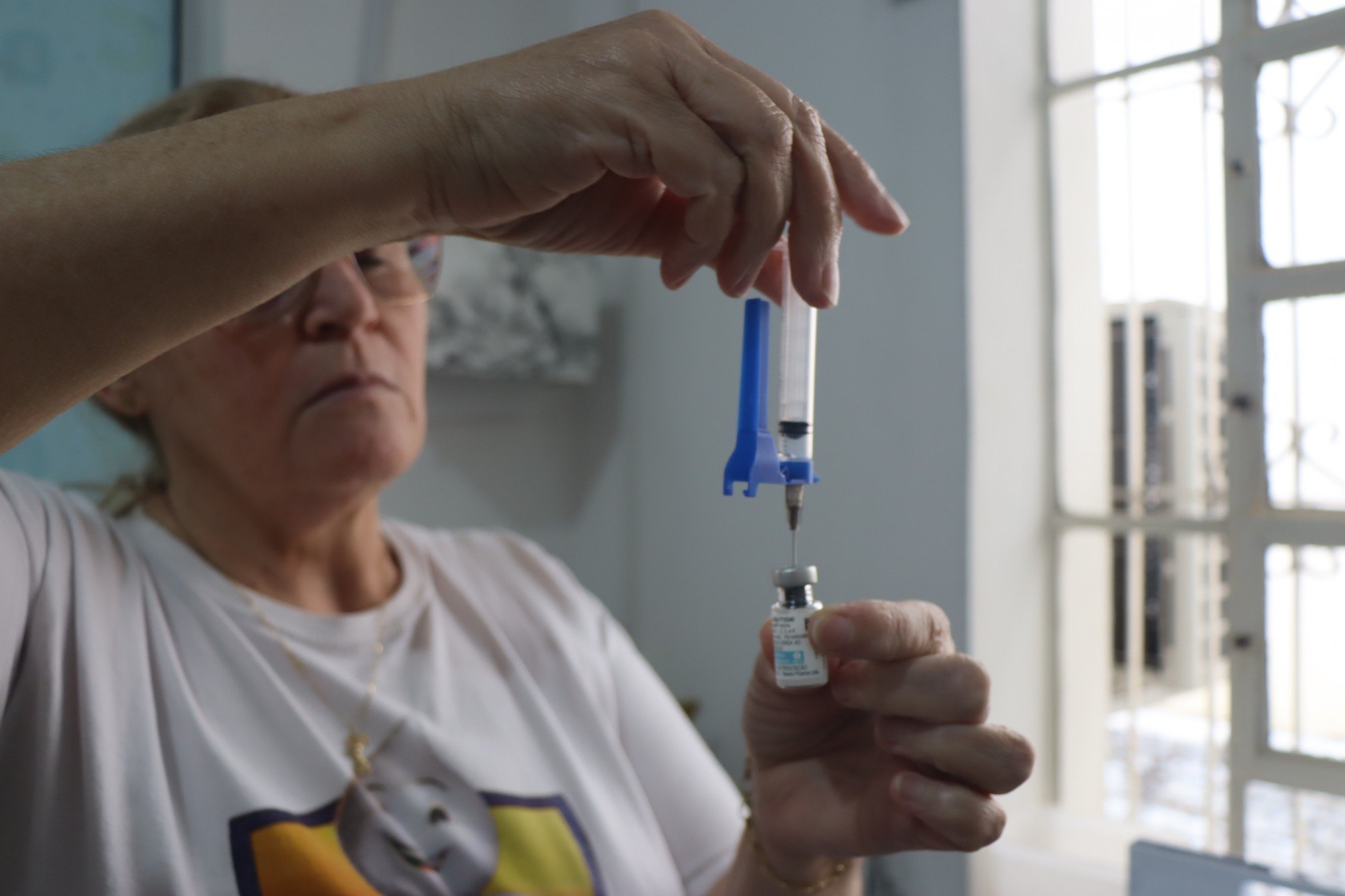Após um ano de campanha, vacina contra a dengue tem índices baixos de procura