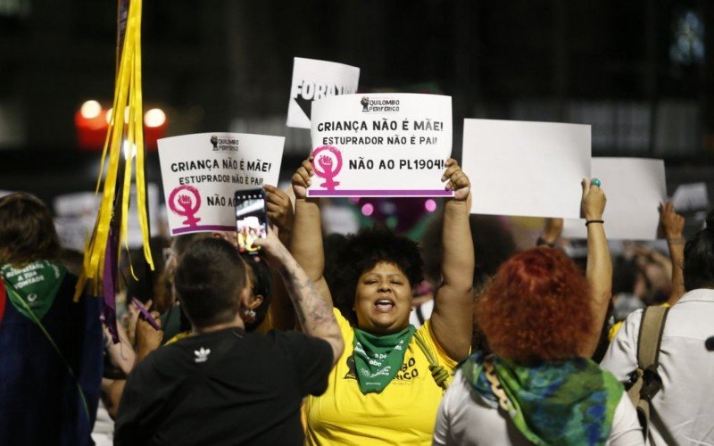 Manifestantes vão às ruas contra PL do aborto | abc+