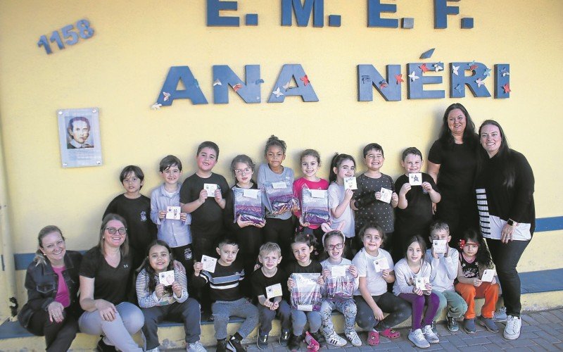 Professoras, voluntárias e alunos mobilizados na ação solidária da Emeb Ana Néri  | abc+