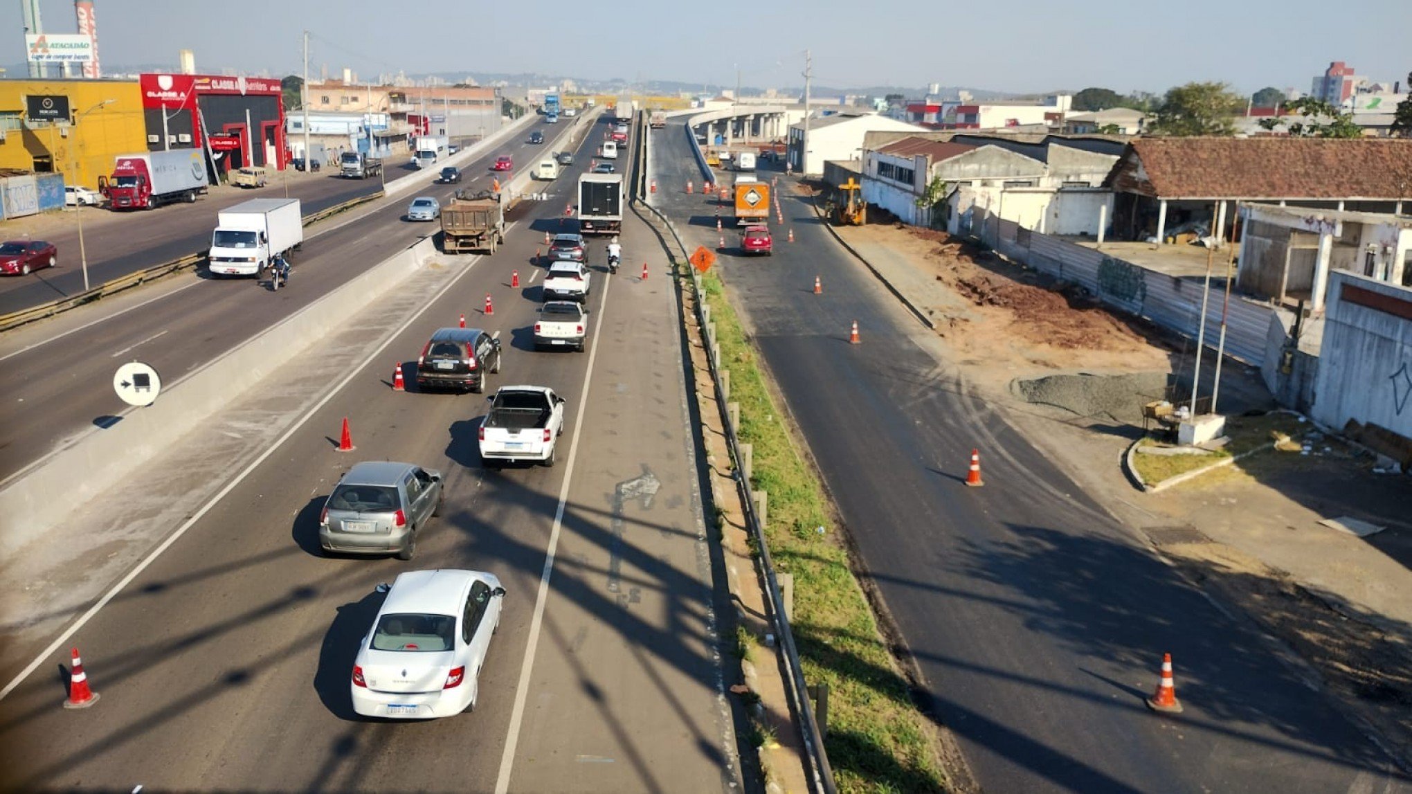 BR-116: Estreitamento de pista causa lentidão na rodovia; veja o trecho