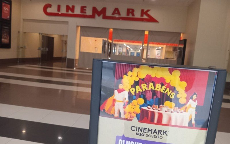 Público que chega ao Canoas Shopping encontra o Cinemark ainda fechado devido às reformas