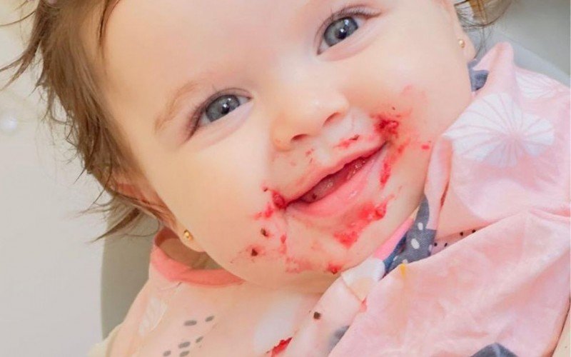 Alerta de fofura: Ator Rafael Cardoso compartilha fotos da filha de 7 meses