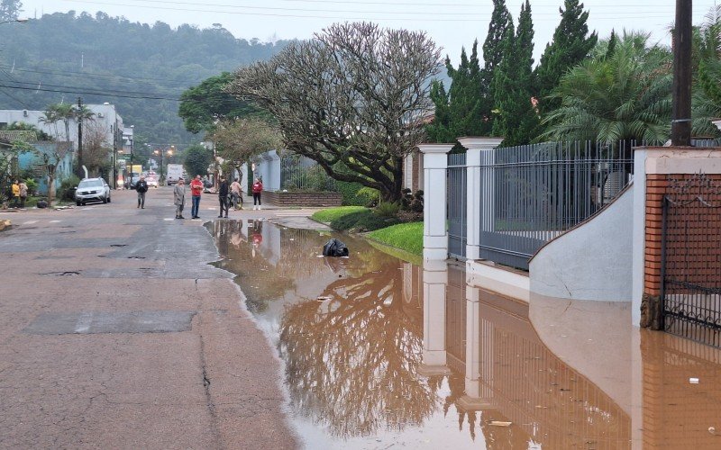Ruas alagadas em São Sebastião do Caí 