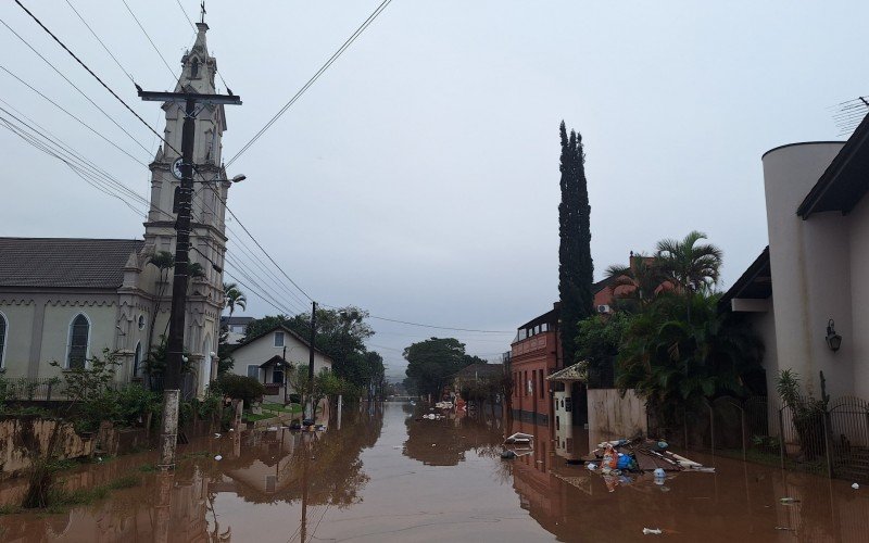 Ruas alagadas em São Sebastião do Caí  | abc+