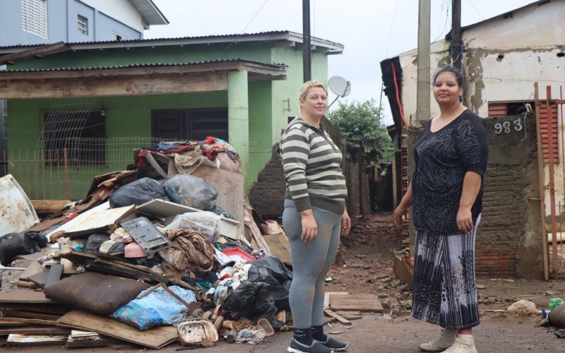  Luciana Pires, 31, e Sabrina Alves, 32 | abc+