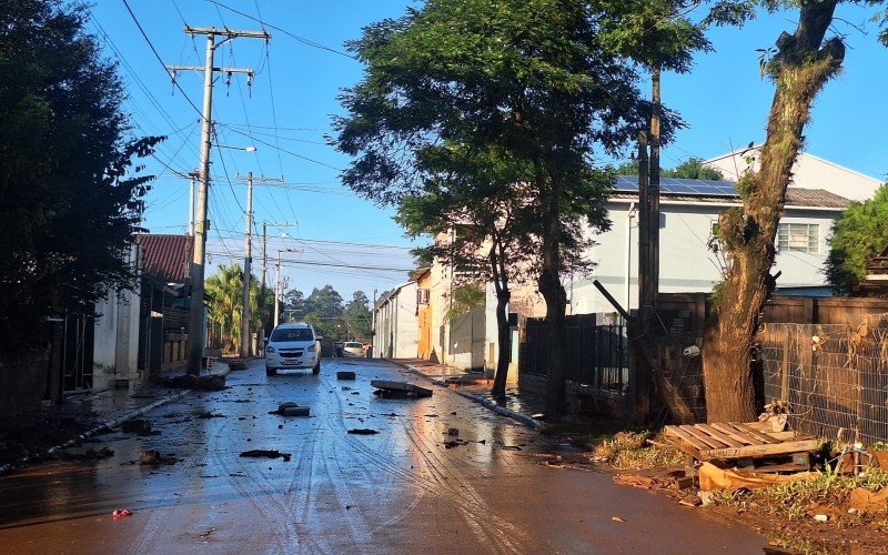 Moradores relutam em retornar para a parte baixa do Bairro Navegantes, em São Sebastião do Caí, mesmo com o recuo das águas 