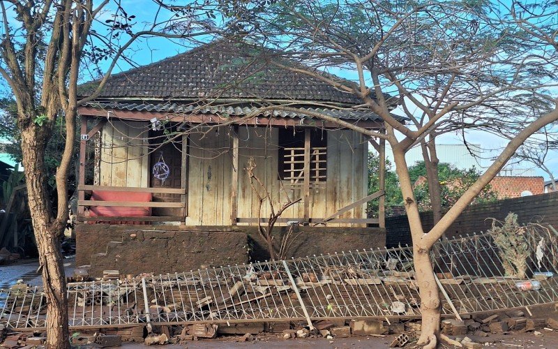 Moradores relutam em retornar para a parte baixa do Bairro Navegantes, em São Sebastião do Caí, mesmo com o recuo das águas 