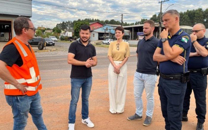 Prefeito Diego Francisco esteve no local na manhã desta terça-feira (18)