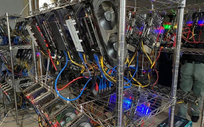 Mineradora clandestina de criptomoedas funcionava em residência em Canela 