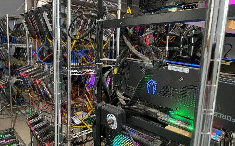 Mineradora clandestina de criptomoedas funcionava em residência em Canela 