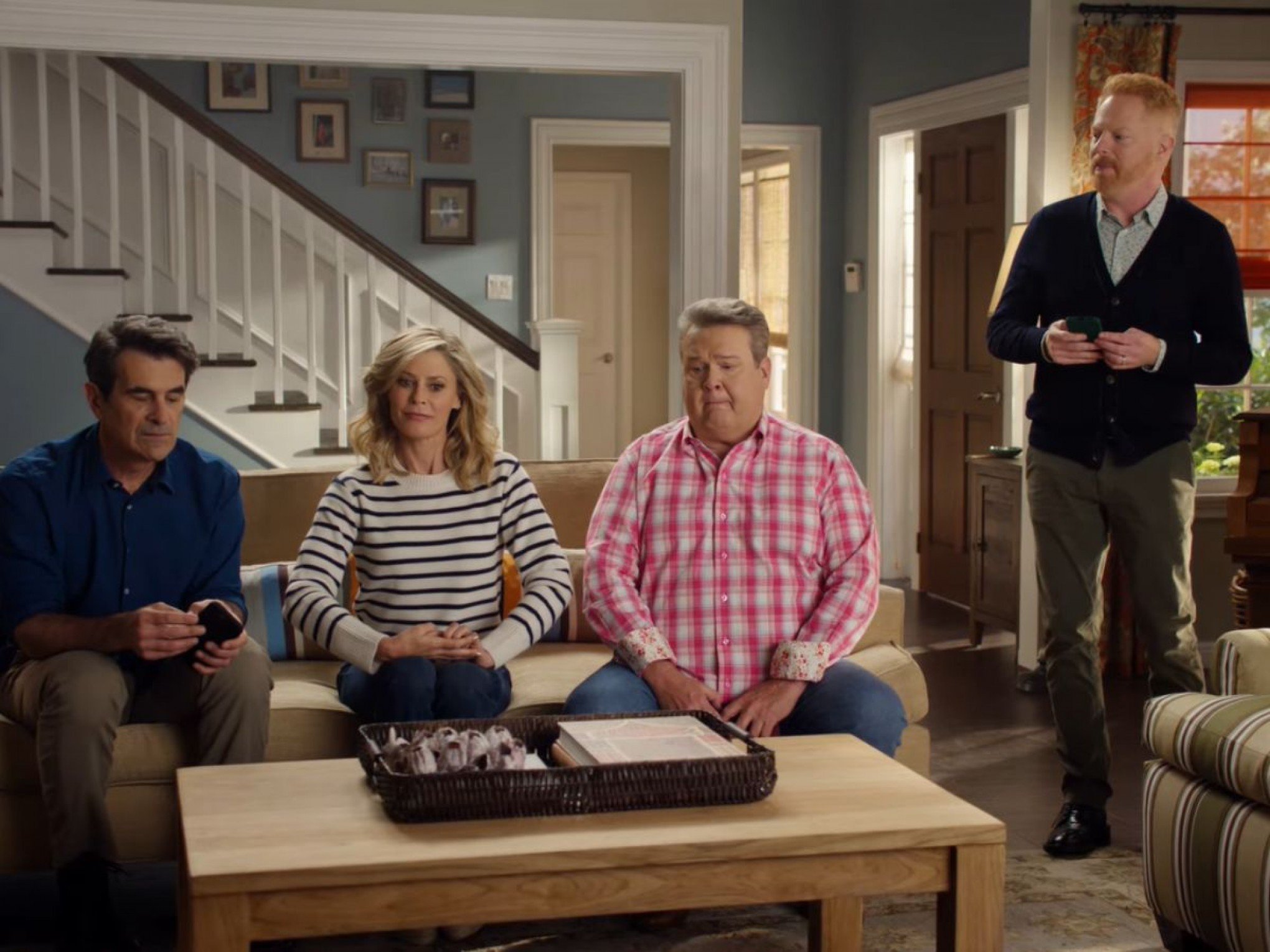 VÍDEO: Episódio extra de Modern Family? Elenco se reúne para comercial do WhatsApp e fãs especulam novo filme
