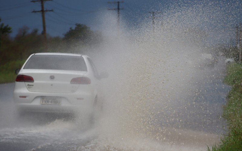  Defesa Civil emite alertas para alto volume de chuva e risco de alagamentos no RS  | abc+