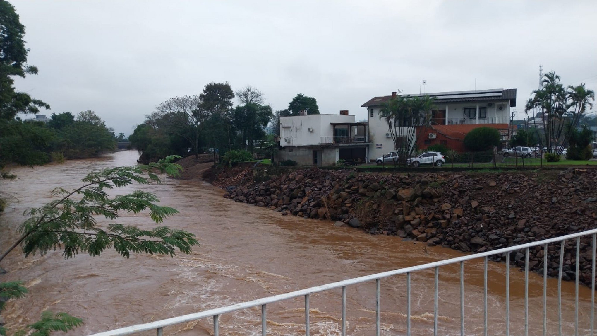 Confira a situação do Rio Paranhana com a chuva das últimas horas