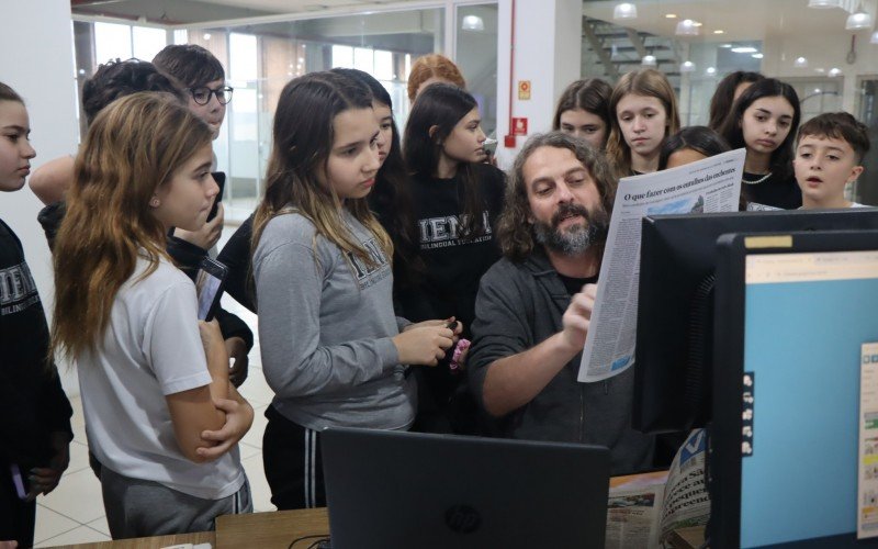 Visita dos alunos da IENH ao Grupo Sinos