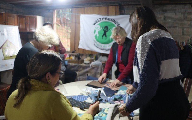 Mulheres de Ivoti vendem mais de 400 ecobags e compram biodigestor para escola local 
