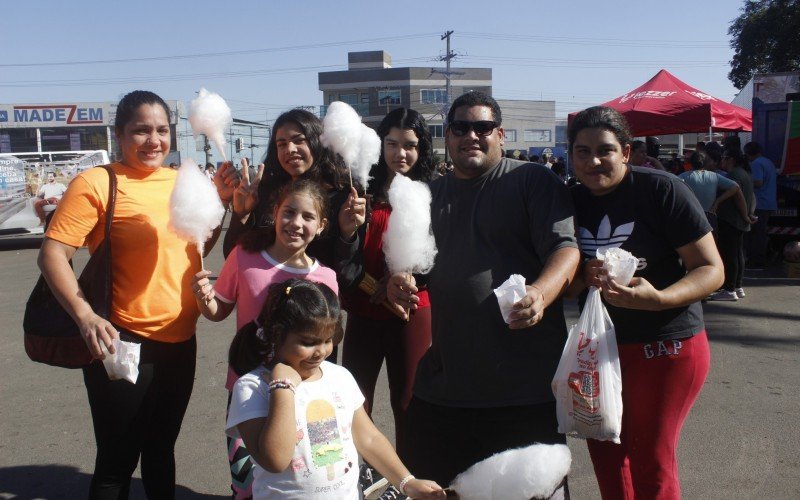 Jesus Mezca e sua família, moradores do bairro Mato Grande, aproveitaram o sábado na Acolhida da Esperança