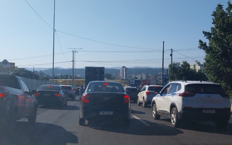 Congestionamento na BR-116 em Novo Hamburgo  | abc+