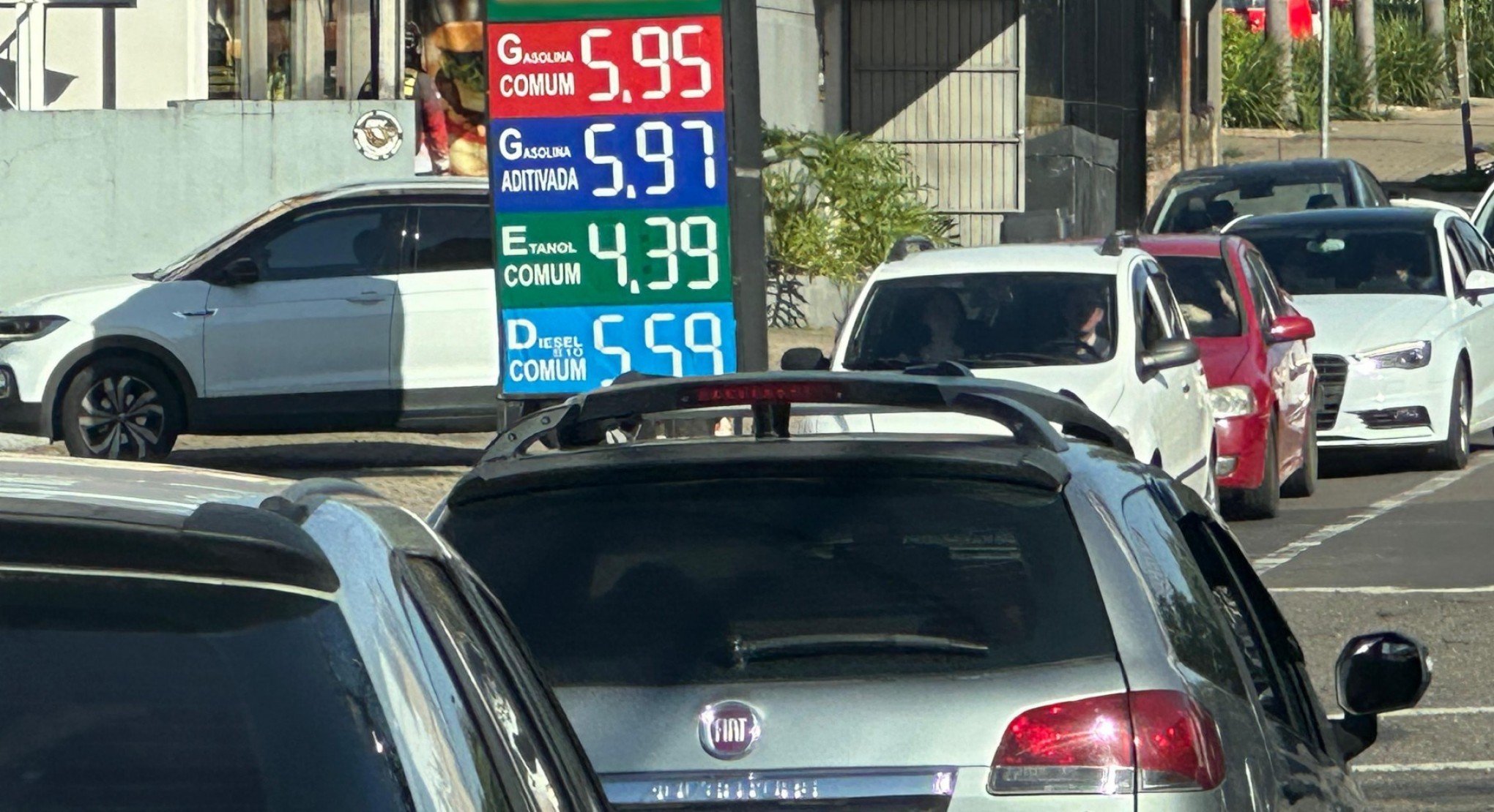 Gasolina é vendida até 10 centavos mais cara em Novo Hamburgo; veja o motivo