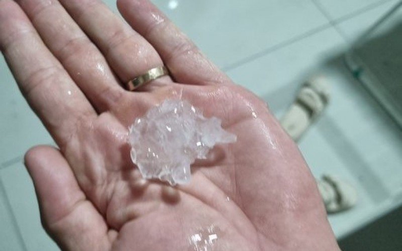 Moradores de Campo Bom registraram queda de granizo neste domingo | abc+