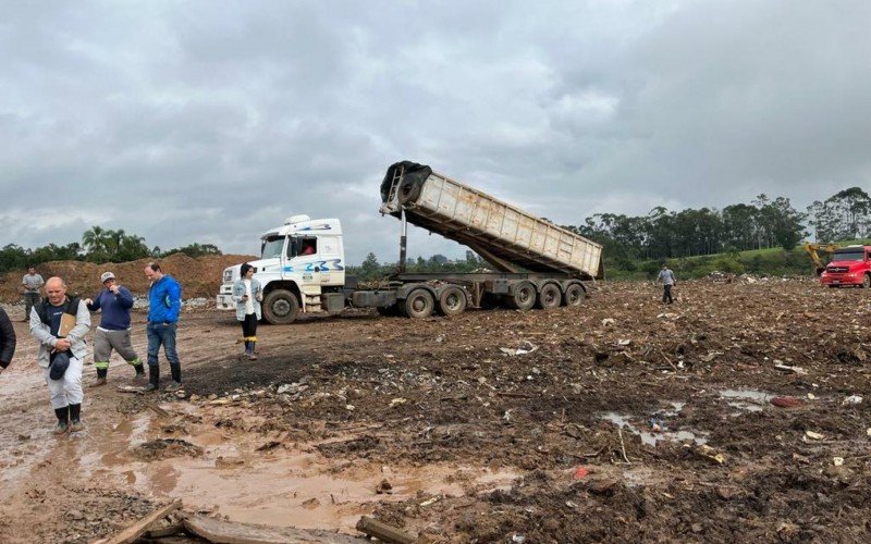 Equipe do MPRS em vistoria ao aterro de Gravataí