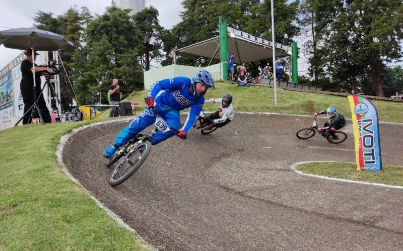 Atletas competiram na Pista de Bicicross Júlio Schneider, em Ivoti | abc+