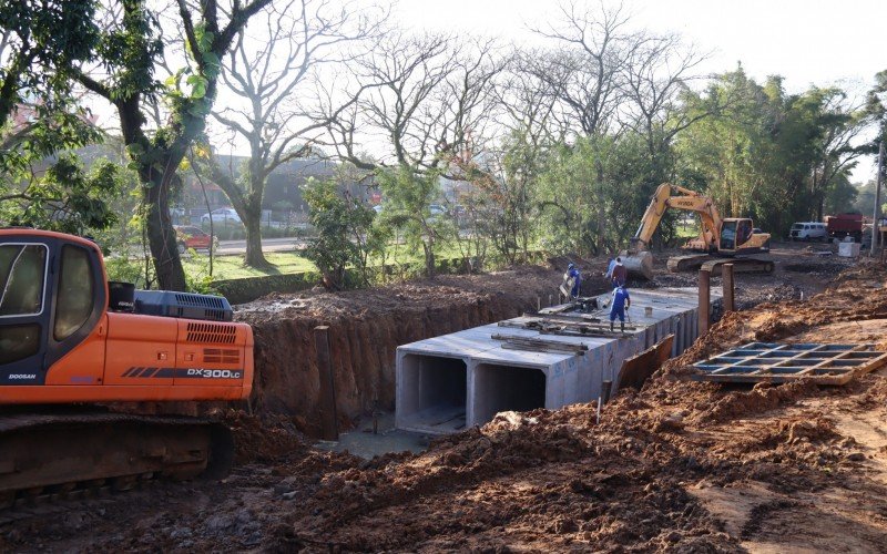 Desvio de curso de arroio com obra de macrodrenagem já surtiu efeito em Sapiranga