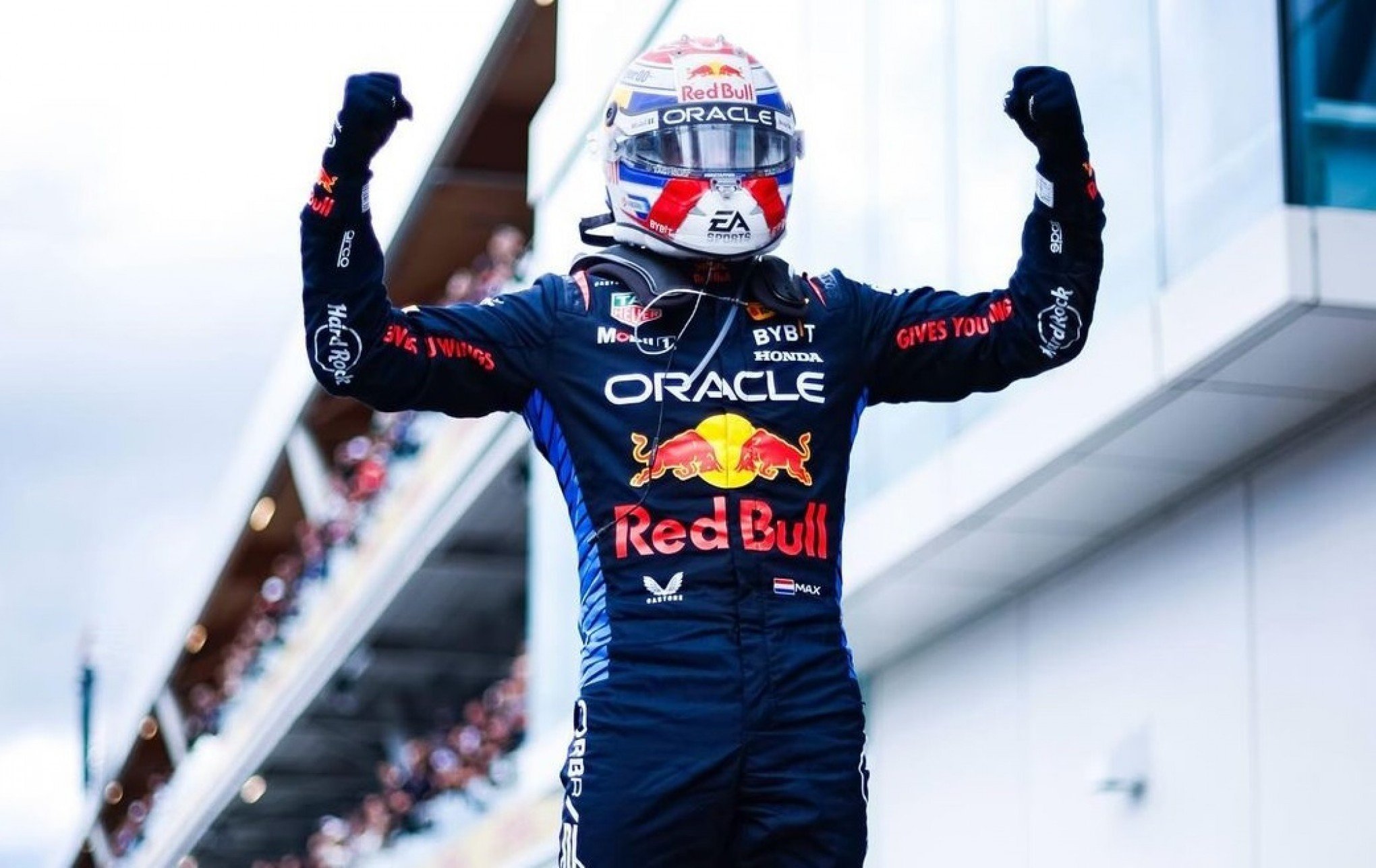 Verstappen vence o GP da Espanha de F-1, e Norris, com carro mais rápido, é 2º