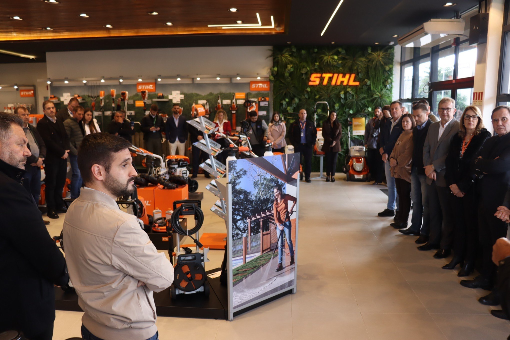 Stihl doa mais de mil equipamentos para municÃ­pios atingidos pelas enchentes