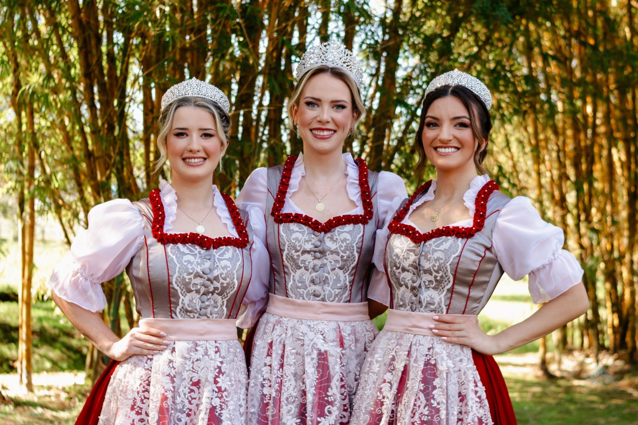 OKTOBERFEST: Conheça os trajes de passeio das soberanas