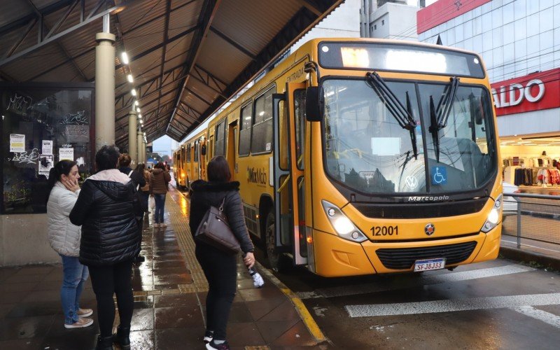 Passageiros no Paradão de Novo Hamburgo