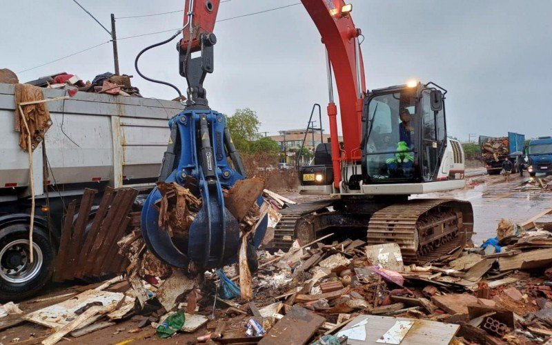 Segundo prefeitura, 266 mil toneladas de entulhos pós-cheias já foram recolhidas em São Leopoldo