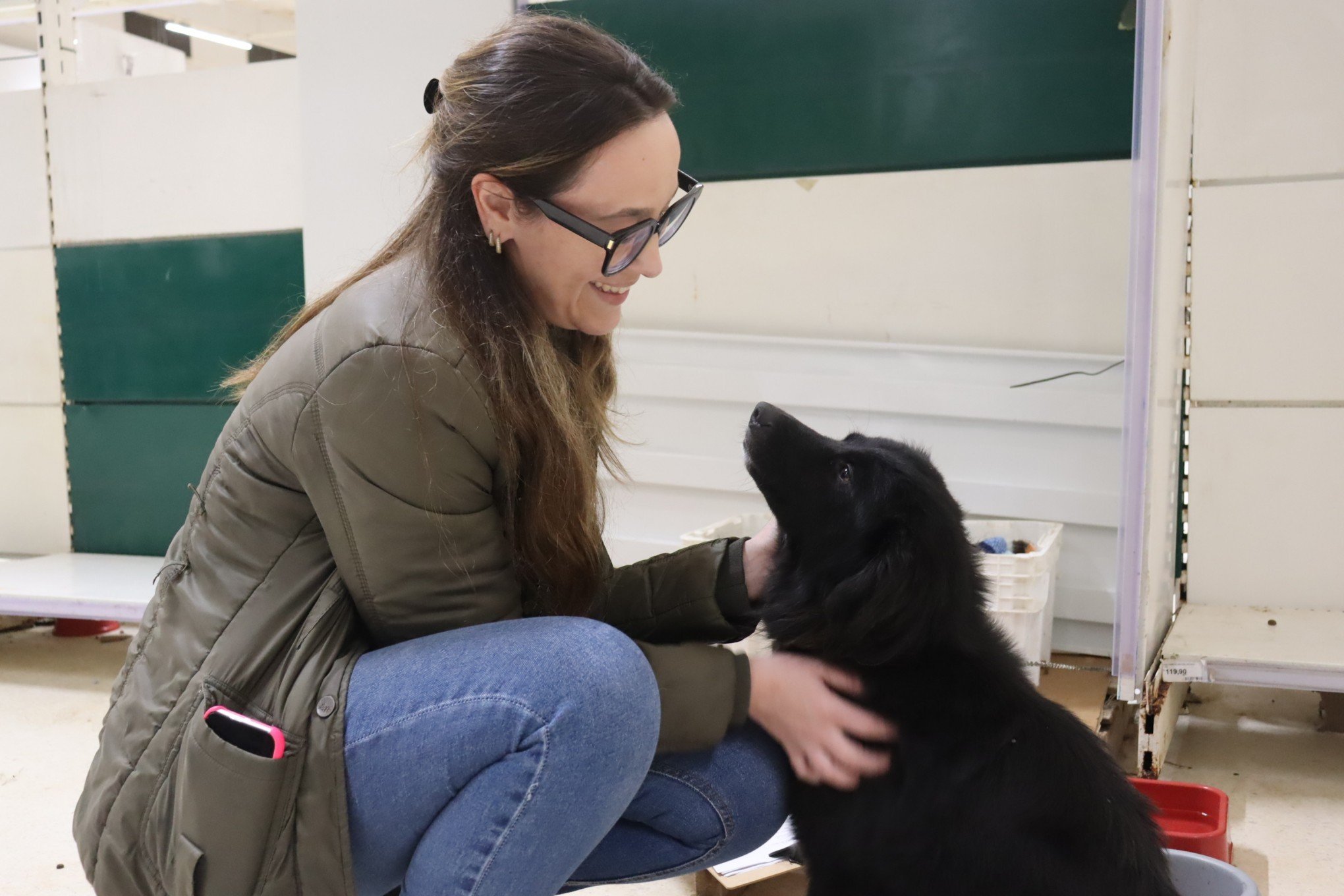 Abrigo Municipal para animais resgatados da enchente fica no antigo prÃ©dio do Big/Carrefour