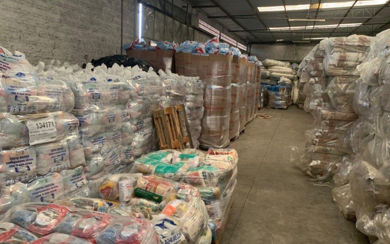 São Leopoldo adquire oito mil kits humanitários para afetados pelas enchentes