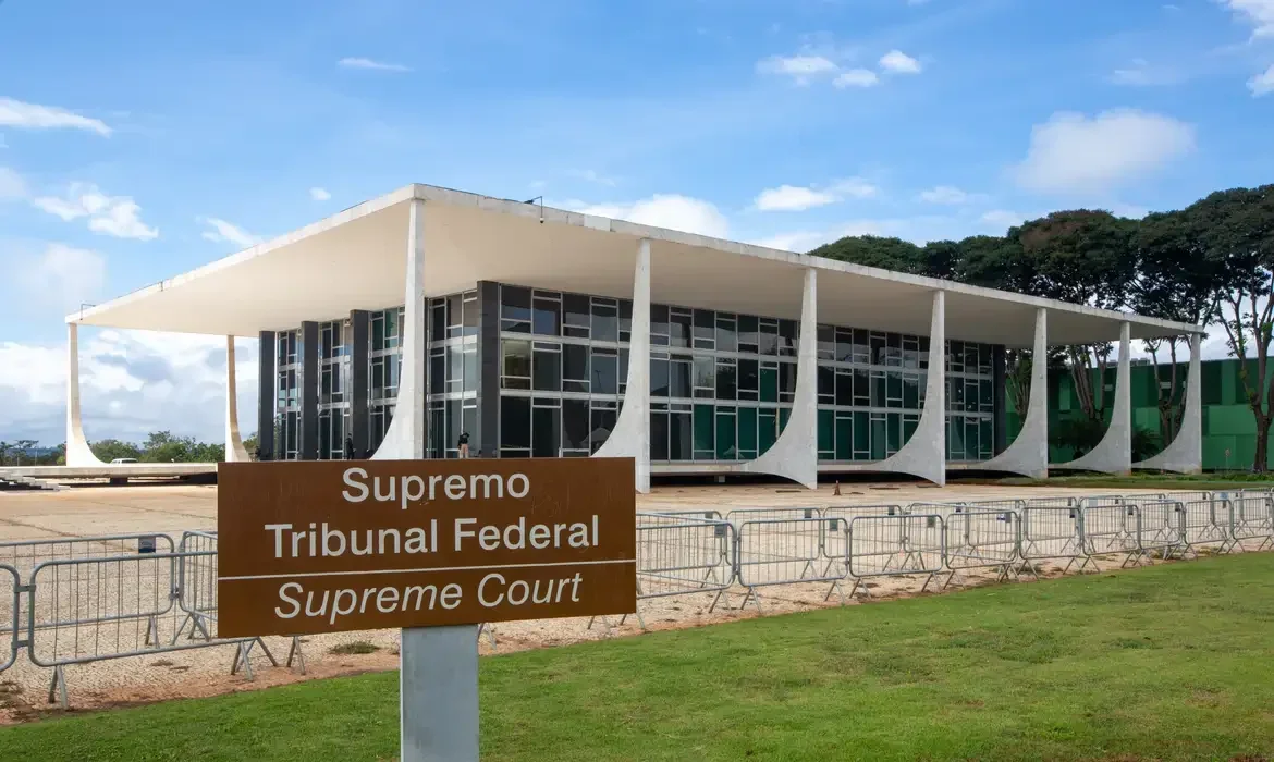 STF mantém descriminalização do porte de maconha para uso pessoal