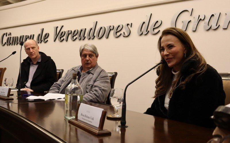 Encontro foi convocado pela Câmara e contou com a presença do prefeito Nestor Tissot e da presidente da Gramadotur, Rosa Helena Volk