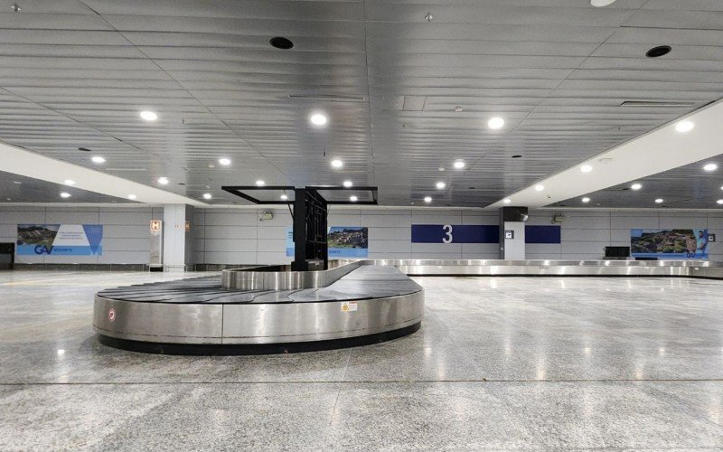 Área de restituição de bagagem do Aeroporto de Porto Alegre