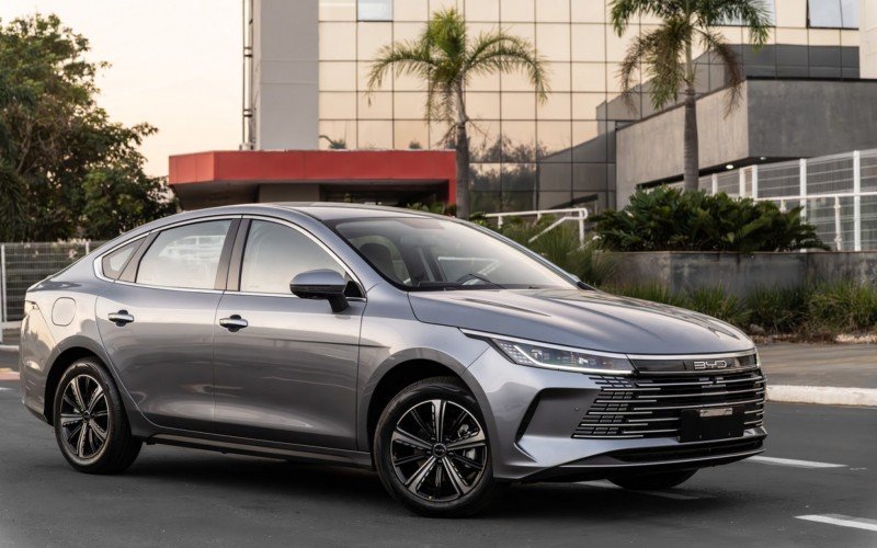 BYD King vem ao Brasil disputar mercado com o Toyota Corolla | abc+