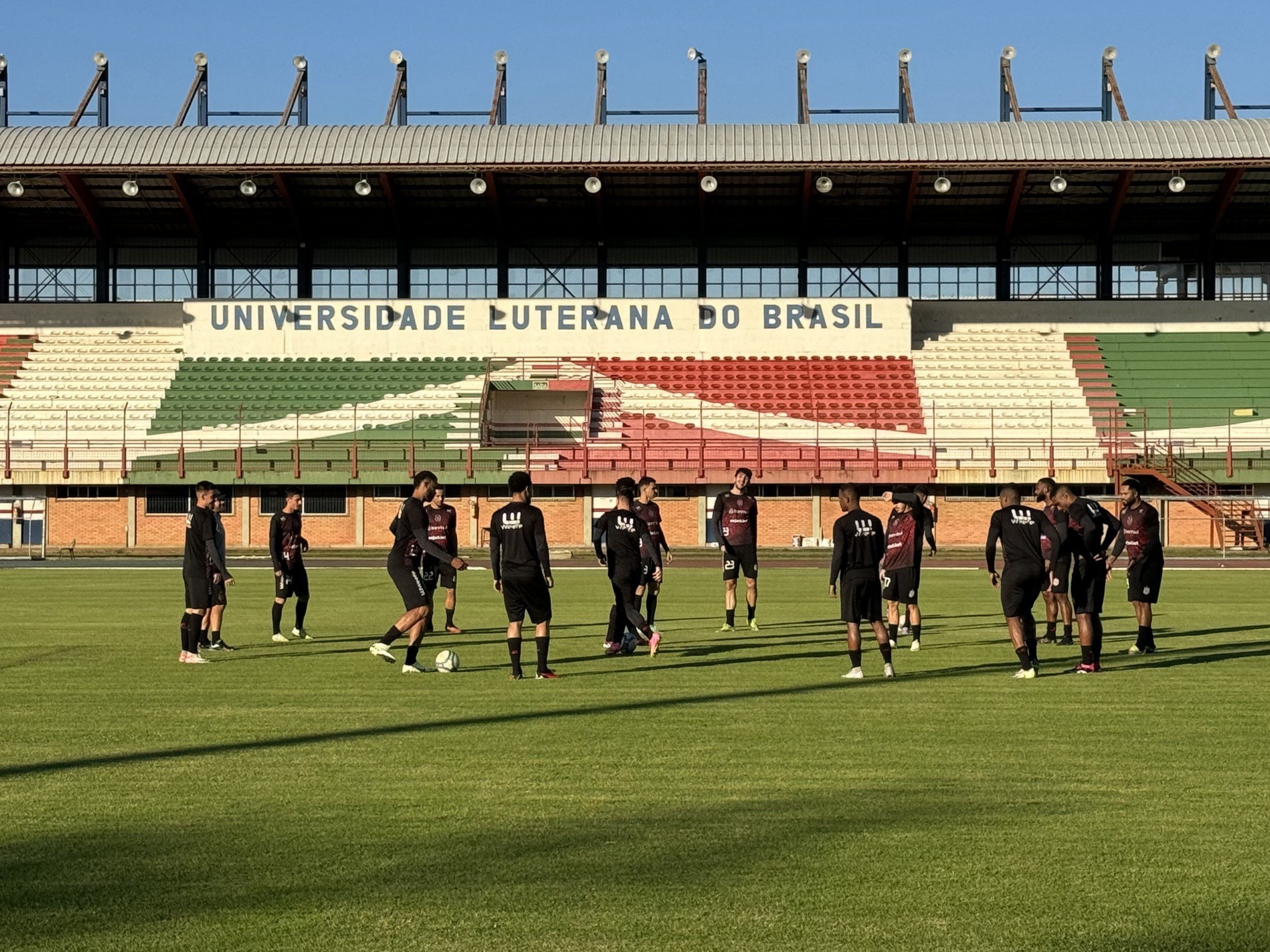 Brasil de Pelotas treina no Complexo Esportivo da Ulbra para enfrentar o Novo Hamburgo na Série D