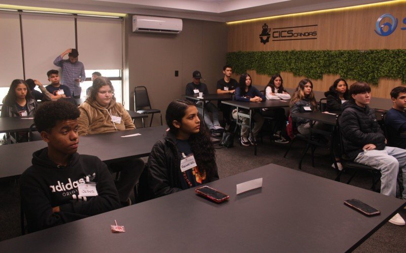 Estudantes do programa Formando para o Futuro